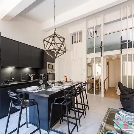Appartement Magnificent Design Apt In The Heart Of Antibes